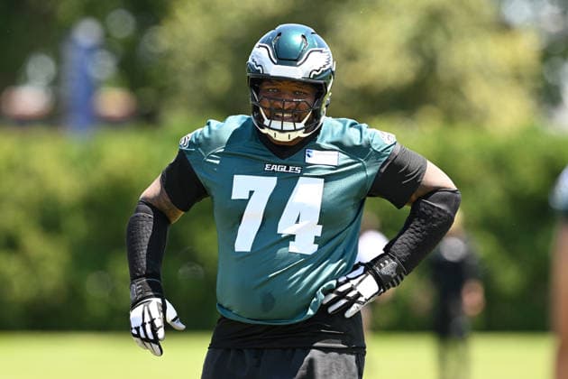 PHILADELPHIA, PA - JUNE 09: Philadelphia Eagles offensive tackle Fred Johnson 74 looks on during the Philadelphia Eagles off season minicamp on June 9th, 2026 at the Jefferson Health Training Complex in Philadelphia, PA. (Photo by Terence Lewis Icon Sportswire) NFL, American Football Herren, USA JUN 09 Philadelphia Eagles Minicamp EDITORIAL USE ONLY Icon260609001