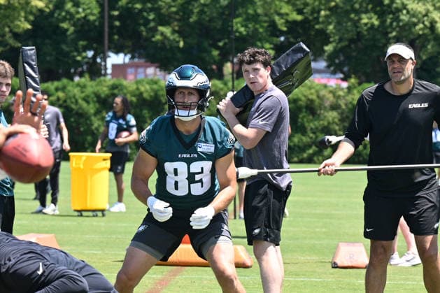 PHILADELPHIA, PA - JUNE 09: Philadelphia Eagles tight end Johnny Mundt 83 runs a drill during the Philadelphia Eagles off season minicamp on June 9th, 2026 at the Jefferson Health Training Complex in Philadelphia, PA. (Photo by Terence Lewis Icon Sportswire) NFL, American Football Herren, USA JUN 09 Philadelphia Eagles Minicamp EDITORIAL USE ONLY Icon260609008