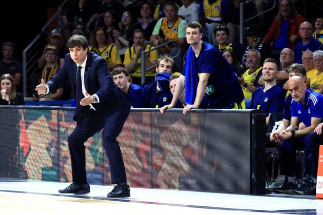 DEU, easyCredit BBL, ALBA vs. Bamberg, 09.06.2026, Max-Schmeling-Halle, Berlin, DEU, easyCredit BBL, ALBA vs. Bamberg, im Bild CHEFTRAINER Pedro Calles (ALBA Berlin), ALBA-Spielerbank