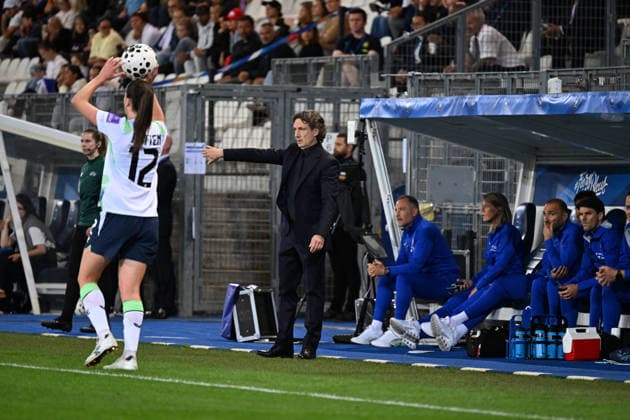 Football FÃ minin : France F vs Irlande F- qualification coupe du monde - 09 06 2026 Laurent BONADEI coach of France during the Women s World Cup qualifying match between France F and Irland F at Alpes stadium Grenoble on June 09 2026 , France GRENOBLEFrance  Copyright: xMouradxAllilix