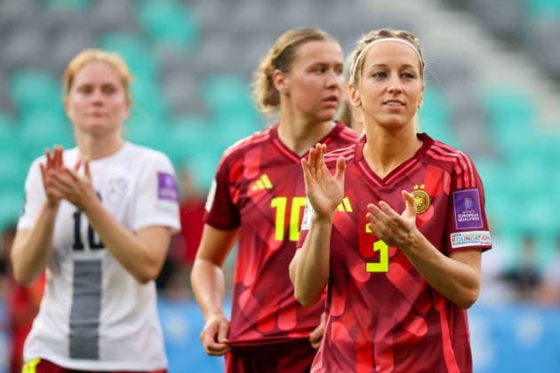 Ljubljana, Slowenien: 09.06. 2026 - Länderspiel - WM-Qualifikation der Frauen - Slowenien vs. Deutschland Im Bild: Kathrin Hendrich (Deutschland) beim Abschlussjubel nach dem Sieg gegen Slowenien