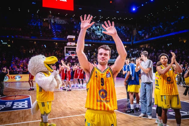 Basketball Berlin 019.06.2026 Saison 2025 2026 EasyCredit BBL 1. Bundesliga Männer, Herren Playoffs Halbfinale Spiel 5 Alba Berlin - BMA365 Bamberg Baskets Alba gewinnt Jonas Mattisseck (Alba Berlin, No.09)