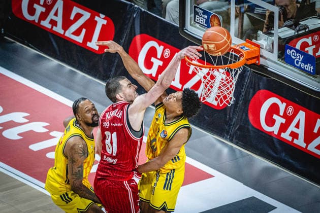 Basketball Berlin 019.06.2026 Saison 2025 2026 EasyCredit BBL 1. Bundesliga Männer, Herren Playoffs Halbfinale Spiel 5 Alba Berlin - BMA365 Bamberg Baskets Daniel Keppeler (Bamberg, No.31) Jack Kayil (Alba Berlin, No.07)
