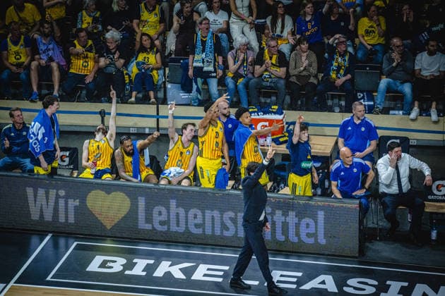 Basketball Berlin 019.06.2026 Saison 2025 2026 EasyCredit BBL 1. Bundesliga Männer, Herren Playoffs Halbfinale Spiel 5 Alba Berlin - BMA365 Bamberg Baskets Jubel Alba