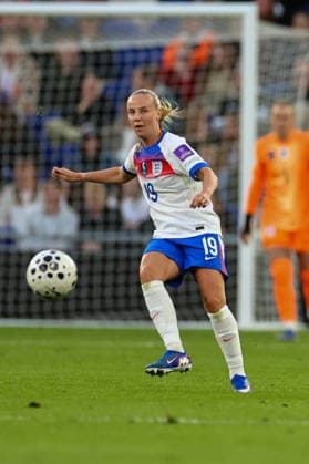 RECORD DATE NOT STATED 9th June 2026; Hill Dickinson Stadium, Liverpool, Merseyside, England; Womens World Cup Qualifier Football, England versus Ukraine; Beth Mead of England Women plays forward RogerxEvans