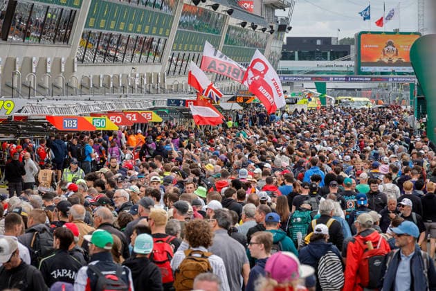 24 HEURES DU MANS 2026 - TUESDAY Spectators, fans, crowd, pit walk during the 24 Hours of Le Mans 2026, 3rd round of the 2026 FIA World Endurance Championship, on June 9, 2026 on the Circuit des 24 Heures du Mans in Le Mans, France - Le MansFrance  Copyright: xPauloxMariax