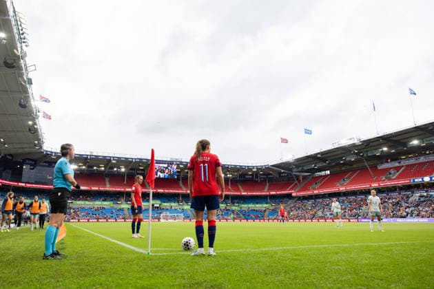OSLO, NORWAY - JUNE 09: Guro Reiten of Norway are seen taking a corner kick during the FIFA Womens World Cup 2027 Qualifier match between Norway and Austria at Ullevaal Stadium on June 09, 2026 in Oslo, Norway. (Photo by Ane Frosaker Sports Press Photo)  Copyright: xAnexFrosakerx xSPPx Sportspressphoto_SPR164146