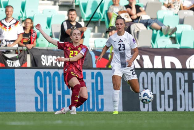 09.06.2026, xgrfx, Fussball WM Qualifikation Frauen, Slowenien - Deutschland v.l. Sophia Kleinherne (Deutsche Frauennationalmannschaft), Maja Sternad (Slowenien) (DFL DFB REGULATIONS PROHIBIT ANY USE OF PHOTOGRAPHS as IMAGE SEQUENCES and or QUASI-VIDEO) Ljubljana