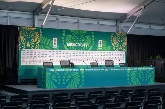 Fußball, Herren, Saison 2025 26, FIFA Word Cup 2026 in Mexiko, Kanada und USA, Mexiko-City zwei Tage (Ortszeit) vor dem Eröffnungsspiel, im Bild: Blick ins Medienzentrum im Aztekenstadion Estadio Banorte mir Bereich für die Pressekonferenz, 09.06. 2026,
