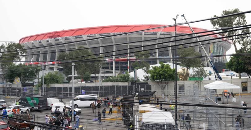 Fußball, Herren, Saison 2025 26, FIFA Word Cup 2026 in Mexiko, Kanada und USA, Mexiko-City zwei Tage (Ortszeit) vor dem Eröffnungsspiel, im Bild: Blick aufs Aztekenstadion Estadio Banorte von der Dachterrasse einer Bar gegenüber, 09.06. 2026,