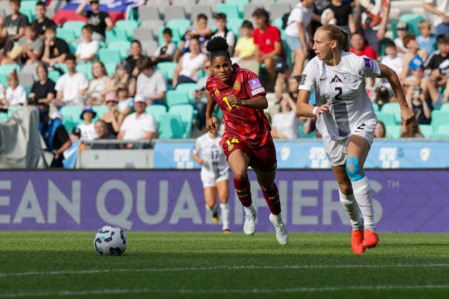 09.06.2026, xgrfx, Fussball WM Qualifikation Frauen, Slowenien - Deutschland v.l. Shekiera Martinez (Deutsche Frauennationalmannschaft), Lana Golob (Slowenien) (DFL DFB REGULATIONS PROHIBIT ANY USE OF PHOTOGRAPHS as IMAGE SEQUENCES and or QUASI-VIDEO) Ljubljana