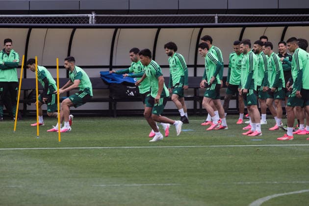 Mexico national team, Nationalteam Training Day - 2026 FIFA World Cup, WM, Weltmeisterschaft, Fussball Mexican national football team warms-up during the training day ahead the 2026 FIFA World Cup Group A match against South Africa at High Performance Center (CAR). on June 9, 2026 in Mexico City, Mexico. (Photo by Ian Robles Eyepix Group) Copyright: xIanxRoblesx xEyepixxGroupx EL_09062026_186140JPEG