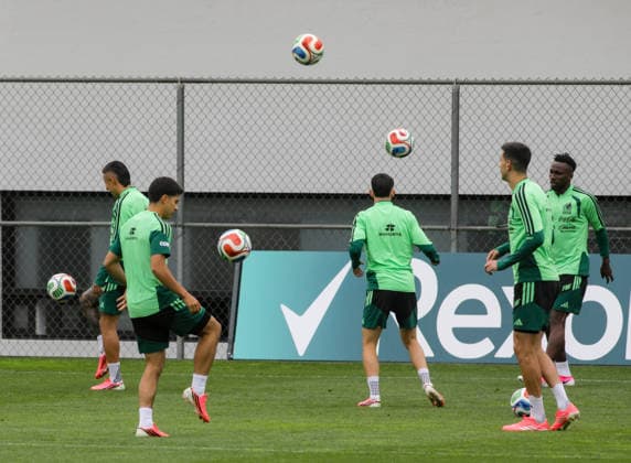 June 9, 2026, Mexico City, Ciudad de Mexico, Mexico: Mexican national football team during the training day ahead the 2026 FIFA World Cup, WM, Weltmeisterschaft, Fussball Group A match against South Africa at High Performance Center (CAR). on June 9, 2026 in Mexico City, Mexico. Mexico City Mexico - ZUMAe321 20260609_zsa_e321_152 Copyright: xIanxRoblesx