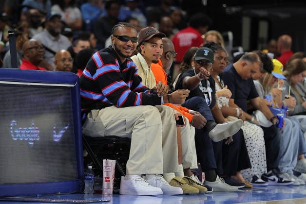 CHICAGO, IL - JUNE 09: Wendell Carter Jr. looks on during the second half a 2026 WNBA, Basketball Damen, USA Commissioner s Cup game on June 9, 2026 at Wintrust Arena in Chicago, Illinois. (Photo by Melissa Tamez Icon Sportswire) WNBA: JUN 09 Atlanta Dream at Chicago Sky EDITORIAL USE ONLY Icon260609026