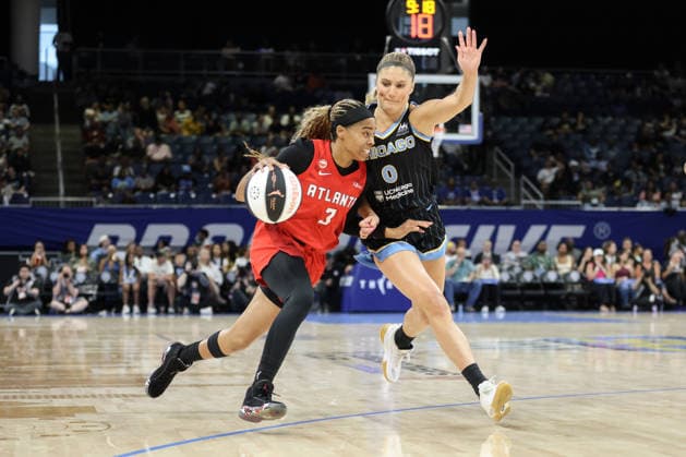 CHICAGO, USA - June 9: Jordin Canada (3 Atlanta Dream) drives to the basket during the WNBA, Basketball Damen, USA Commissionerâ€™s Cup game between the Chicago Sky and Atlanta Dream at Wintrust Arena on Tuesday, June 9 in Chicago, USA  Copyright: xShainaxBenhiyoun SPPx Sportspressphoto_SPR164175