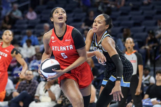 CHICAGO, USA - June 9: Angel Reese (5 Atlanta Dream) in action during the WNBA, Basketball Damen, USA Commissionerâ€™s Cup game between the Chicago Sky and Atlanta Dream at Wintrust Arena on Tuesday, June 9 in Chicago, USA  Copyright: xShainaxBenhiyoun SPPx Sportspressphoto_SPR164181