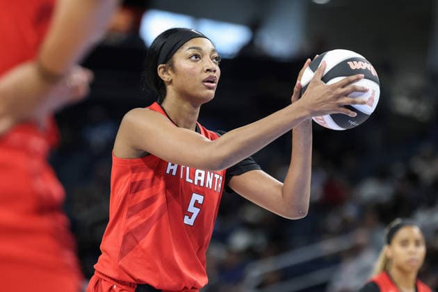 CHICAGO, USA - June 9: Angel Reese (5 Atlanta Dream) shoots the ball during the WNBA, Basketball Damen, USA Commissionerâ€™s Cup game between the Chicago Sky and Atlanta Dream at Wintrust Arena on Tuesday, June 9 in Chicago, USA  Copyright: xShainaxBenhiyoun SPPx Sportspressphoto_SPR164183