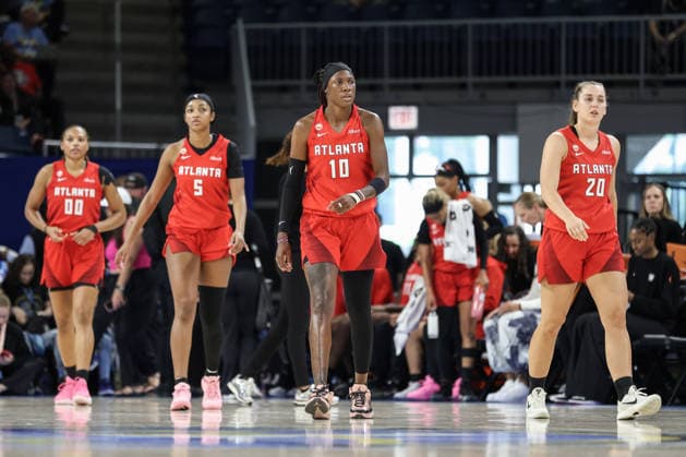 CHICAGO, USA - June 9: Naz Hillmon (00 Atlanta Dream) Angel Reese (5 Atlanta Dream) Rhyne Howard (10 Atlanta Dream) and Isobel Borlase (20 Atlanta Dream) are seen during the WNBA, Basketball Damen, USA Commissionerâ€™s Cup game between the Chicago Sky and Atlanta Dream at Wintrust Arena on Tuesday, June 9 in Chicago, USA  Copyright: xShainaxBenhiyoun SPPx Sportspressphoto_SPR164187