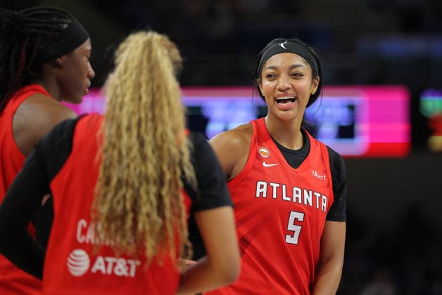 CHICAGO, IL - JUNE 09: Angel Reese 5 of the Atlanta Dream reacts to during the second half a 2026 WNBA, Basketball Damen, USA Commissioner s Cup game against the Chicago Sky on June 9, 2026 at Wintrust Arena in Chicago, Illinois. (Photo by Melissa Tamez Icon Sportswire) WNBA: JUN 09 Atlanta Dream at Chicago Sky EDITORIAL USE ONLY Icon260609042