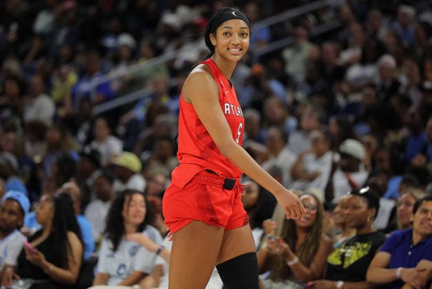 CHICAGO, IL - JUNE 09: Angel Reese 5 of the Atlanta Dream reacts to during the second half a 2026 WNBA, Basketball Damen, USA Commissioner s Cup game against the Chicago Sky on June 9, 2026 at Wintrust Arena in Chicago, Illinois. (Photo by Melissa Tamez Icon Sportswire) WNBA: JUN 09 Atlanta Dream at Chicago Sky EDITORIAL USE ONLY Icon260609043