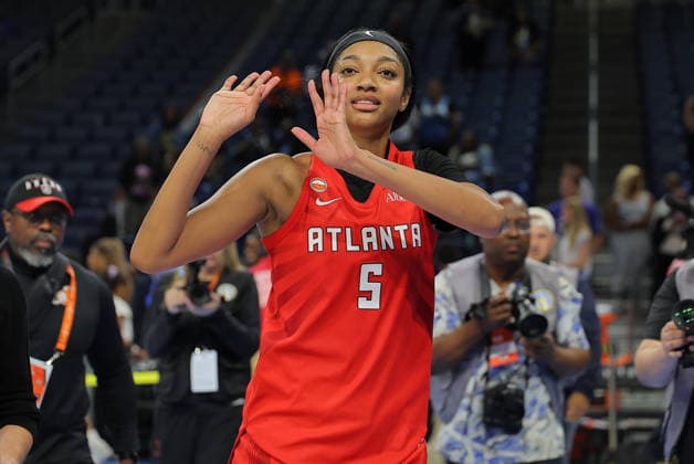 CHICAGO, IL - JUNE 09: Angel Reese 5 of the Atlanta Dream after a 2026 WNBA, Basketball Damen, USA Commissioner s Cup game against the Chicago Sky on June 9, 2026 at Wintrust Arena in Chicago, Illinois. (Photo by Melissa Tamez Icon Sportswire) WNBA: JUN 09 Atlanta Dream at Chicago Sky EDITORIAL USE ONLY Icon260609046