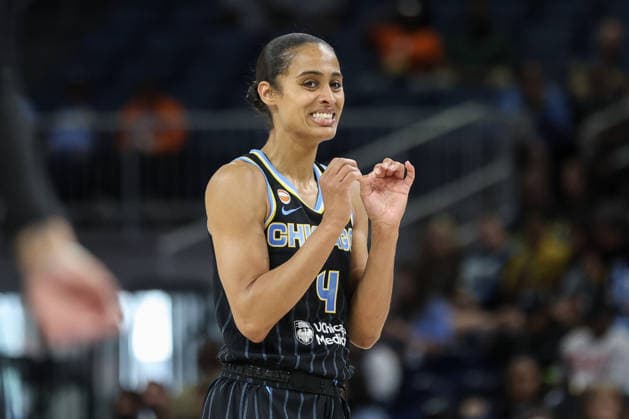 CHICAGO, USA - June 9: Skylar Diggins (4 Chicago Sky) reacts to a play during the WNBA, Basketball Damen, USA Commissionerâ€™s Cup game between the Chicago Sky and Atlanta Dream at Wintrust Arena on Tuesday, June 9 in Chicago, USA  Copyright: xShainaxBenhiyoun SPPx Sportspressphoto_SPR164192