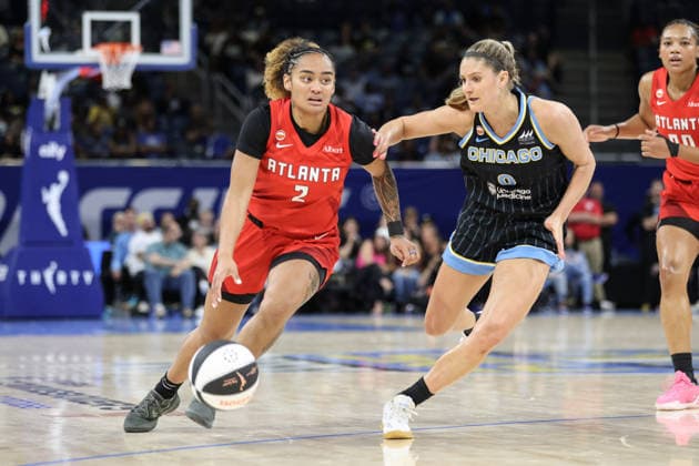 CHICAGO, USA - June 9: Te-Hina Paopao (2 Atlanta Dream) drives to the basket during the WNBA, Basketball Damen, USA Commissionerâ€™s Cup game between the Chicago Sky and Atlanta Dream at Wintrust Arena on Tuesday, June 9 in Chicago, USA  Copyright: xShainaxBenhiyoun SPPx Sportspressphoto_SPR164189
