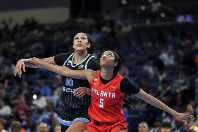 CHICAGO, USA - June 9: Angel Reese (5 Atlanta Dream) boxes out Kamilla Cardoso (10 Chicago Sky) during the WNBA, Basketball Damen, USA Commissionerâ€™s Cup game between the Chicago Sky and Atlanta Dream at Wintrust Arena on Tuesday, June 9 in Chicago, USA  Copyright: xShainaxBenhiyoun SPPx Sportspressphoto_SPR164211