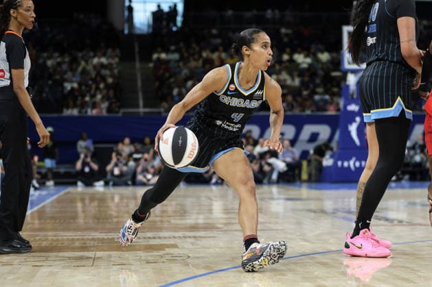 CHICAGO, USA - June 9: Skylar Diggins (4 Chicago Sky) in action during the WNBA, Basketball Damen, USA Commissionerâ€™s Cup game between the Chicago Sky and Atlanta Dream at Wintrust Arena on Tuesday, June 9 in Chicago, USA  Copyright: xShainaxBenhiyoun SPPx Sportspressphoto_SPR164214