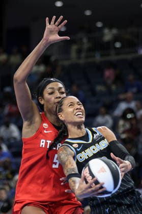 CHICAGO, USA - June 9: Natasha Cloud (9 Chicago Sky) defended by Angel Reese (5 Atlanta Dream) during the WNBA, Basketball Damen, USA Commissionerâ€™s Cup game between the Chicago Sky and Atlanta Dream at Wintrust Arena on Tuesday, June 9 in Chicago, USA  Copyright: xShainaxBenhiyoun SPPx Sportspressphoto_SPR164222