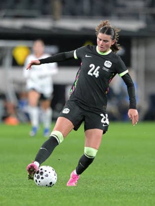 Australia Vs Mexico in Parramatta - 09 Jun 2026 Charlize Rule of Australia women football team seen in action during the women s International Friendly, Länderspiel, Nationalmannschaft match between Australia and Mexico held at Commbank Stadium. Final score; Australia 3:1 Mexico. Parramatta Australia Copyright: xLuisxVeniegrax xSOPAxImagesx 20260609_A-Leagues_LuisVeniegra2470