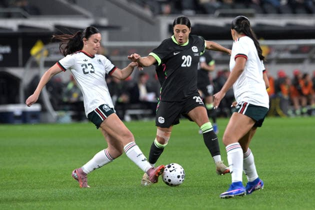 June 9, 2026, Parramatta, Australia: Sam Kerr (C) of Australia women football team, Kimberly Rodriguez (L) and Reyna Reyes (R) of Mexico women football team seen in action during the women s International Friendly, Länderspiel, Nationalmannschaft match between Australia and Mexico held at Commbank Stadium. Final score; Australia 3:1 Mexico. Parramatta Australia - ZUMAs197 20260609_aaa_s197_221 Copyright: xLuisxVeniegrax