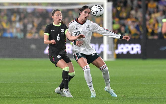 June 9, 2026, Parramatta, Australia: Clare Wheeler (L) of Australia women football team and Diana Ordonez (R) of Mexico women football team seen in action during the women s International Friendly, Länderspiel, Nationalmannschaft match between Australia and Mexico held at Commbank Stadium. Final score; Australia 3:1 Mexico. Parramatta Australia - ZUMAs197 20260609_aaa_s197_228 Copyright: xLuisxVeniegrax