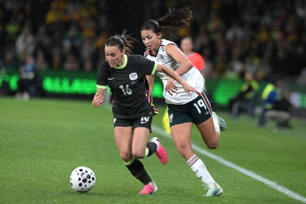 June 9, 2026, Parramatta, Australia: Hayley Raso (L) of Australia women football team and Montserrat Saldivar (R) of Mexico women football team seen in action during the women s International Friendly, Länderspiel, Nationalmannschaft match between Australia and Mexico held at Commbank Stadium. Final score; Australia 3:1 Mexico. Parramatta Australia - ZUMAs197 20260609_aaa_s197_233 Copyright: xLuisxVeniegrax
