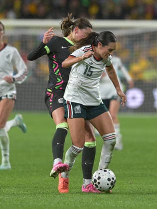 June 9, 2026, Parramatta, Australia: Jasmine Casarez (front) of Mexico women football team and Charlize Rule (back) of Australia women football team seen in action during the women s International Friendly, Länderspiel, Nationalmannschaft match between Australia and Mexico held at Commbank Stadium. Final score; Australia 3:1 Mexico. Parramatta Australia - ZUMAs197 20260609_aaa_s197_248 Copyright: xLuisxVeniegrax