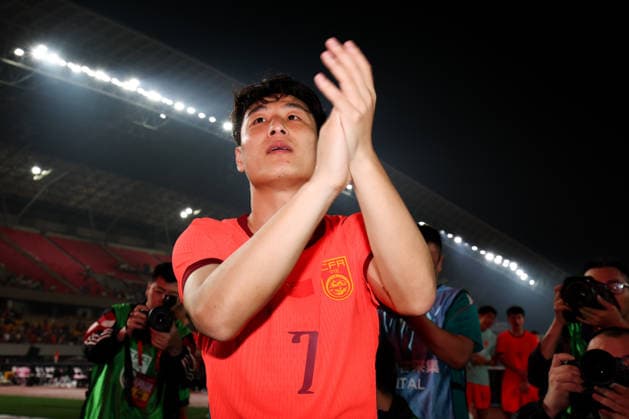JINHUA, CHINA - JUNE 09: Wu Lei of Team China thanks fans after CFA Team China International Football Competition Jinhua 2026 between China and Thailand at Jinhua Sports Centre Stadium on June 9, 2026 in Jinhua, Zhejiang Province of China.  Copyright: xWuxZhizhaox 111647165099