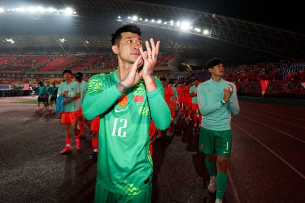 JINHUA, CHINA - JUNE 09: Liu Dianzuo of Team China thanks fans after CFA Team China International Football Competition Jinhua 2026 between China and Thailand at Jinhua Sports Centre Stadium on June 9, 2026 in Jinhua, Zhejiang Province of China.  Copyright: xWuxZhizhaox 111647165102