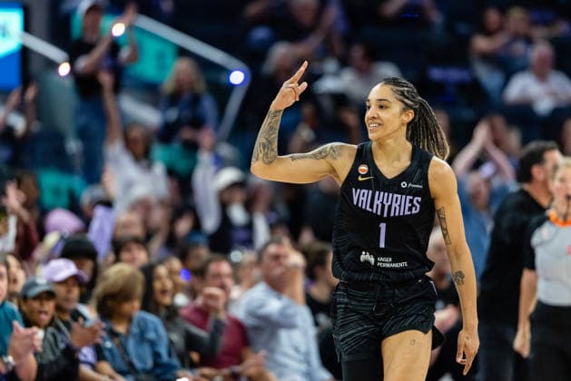 SAN FRANCISCO, CA - JUNE 09: Gabby Williams 1 of the Golden State Valkyries reacts after scoring a three during a game against the Phoenix Mercury on June 9, 2026 at Chase Center in San Francisco, CA. (Photo by Matthew Huang Icon Sportswire) WNBA, Basketball Damen, USA JUN 09 Phoenix Mercury at Golden State Valkyries EDITORIAL USE ONLY Icon260609024