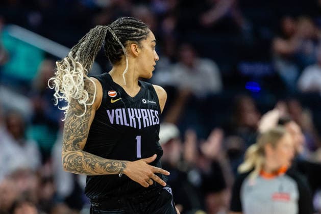 SAN FRANCISCO, CA - JUNE 09: Gabby Williams 1 of the Golden State Valkyries reacts after scoring a three during a game against the Phoenix Mercury on June 9, 2026 at Chase Center in San Francisco, CA. (Photo by Matthew Huang Icon Sportswire) WNBA, Basketball Damen, USA JUN 09 Phoenix Mercury at Golden State Valkyries EDITORIAL USE ONLY Icon260609025