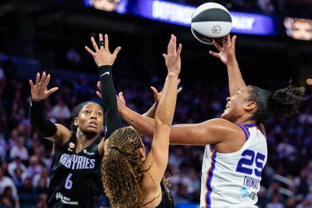 SAN FRANCISCO, CA - JUNE 09: Alyssa Thomas 25 of the Phoenix Mercury scores an and-one during a game against the Golden State Valkyries on June 9, 2026 at Chase Center in San Francisco, CA. (Photo by Matthew Huang Icon Sportswire) WNBA, Basketball Damen, USA JUN 09 Phoenix Mercury at Golden State Valkyries EDITORIAL USE ONLY Icon260609029