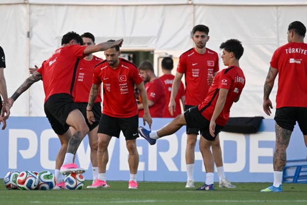 Turkiye continues World Cup preparations in Arizona ahead of Australia opener MESA, ARIZONA, US - JUNE 09: Demir Ege Tiknaz, Hakan Calhanoglu and Arda Guler of the Turkish national football team attend the training session at the Arizona Athletic Grounds in Mesa, Arizona, United States on June 09, 2026. Turkiye s national football team continued its preparations for the 2026 FIFA World Cup, WM, Weltmeisterschaft, Fussball with a training session. Turkiye will open Group D play against Australia on June 13 at BC Place Stadium in Vancouver, Canada at 9 p.m. local time (0400GMT on June 14). Tayfun Coskun Anadolu Arizona United States. Editorial use only. Please get in touch for any other usage.  Copyright: x2026xAnadoluxTayfunxCoskunx