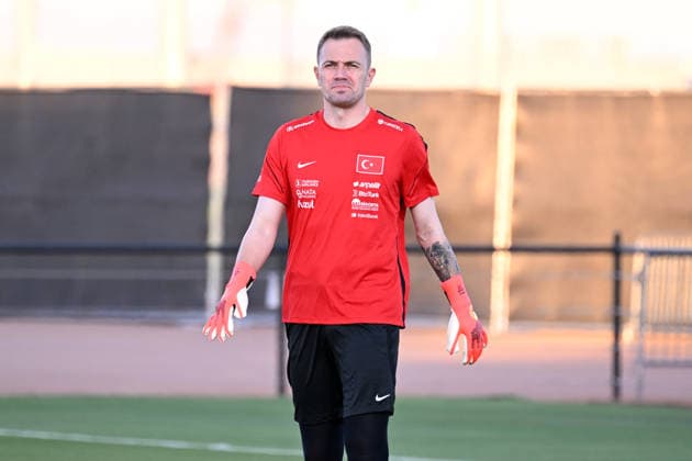 Turkiye continues World Cup preparations in Arizona ahead of Australia opener MESA, ARIZONA, US - JUNE 09: Mert Gunok of the Turkish national football team attends the training session at the Arizona Athletic Grounds in Mesa, Arizona, United States on June 09, 2026. Turkiye s national football team continued its preparations for the 2026 FIFA World Cup, WM, Weltmeisterschaft, Fussball with a training session. Turkiye will open Group D play against Australia on June 13 at BC Place Stadium in Vancouver, Canada at 9 p.m. local time (0400GMT on June 14). Tayfun Coskun Anadolu Arizona United States. Editorial use only. Please get in touch for any other usage.  Copyright: x2026xAnadoluxTayfunxCoskunx