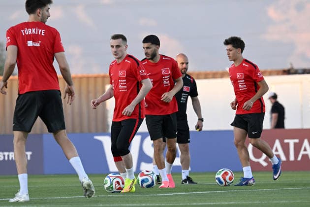 Turkiye continues World Cup preparations in Arizona ahead of Australia opener MESA, ARIZONA, US - JUNE 09: Kerem Akturkoglu, Oguz Aydin and Arda Guler of the Turkish national football team attend the training session at the Arizona Athletic Grounds in Mesa, Arizona, United States on June 09, 2026. Turkiye s national football team continued its preparations for the 2026 FIFA World Cup, WM, Weltmeisterschaft, Fussball with a training session. Turkiye will open Group D play against Australia on June 13 at BC Place Stadium in Vancouver, Canada at 9 p.m. local time (0400GMT on June 14). Tayfun Coskun Anadolu Arizona United States. Editorial use only. Please get in touch for any other usage.  Copyright: x2026xAnadoluxTayfunxCoskunx