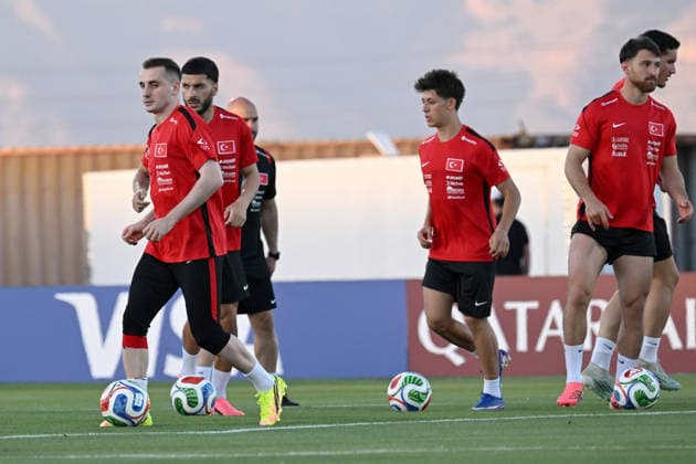 Turkiye continues World Cup preparations in Arizona ahead of Australia opener MESA, ARIZONA, US - JUNE 09: Kerem Akturkoglu, Oguz Aydin and Arda Guler of the Turkish national football team attend the training session at the Arizona Athletic Grounds in Mesa, Arizona, United States on June 09, 2026. Turkiye s national football team continued its preparations for the 2026 FIFA World Cup, WM, Weltmeisterschaft, Fussball with a training session. Turkiye will open Group D play against Australia on June 13 at BC Place Stadium in Vancouver, Canada at 9 p.m. local time (0400GMT on June 14). Tayfun Coskun Anadolu Arizona United States. Editorial use only. Please get in touch for any other usage.  Copyright: x2026xAnadoluxTayfunxCoskunx