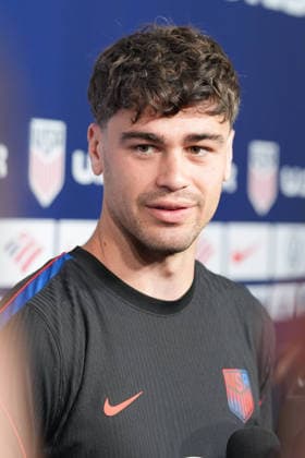 US player Giovanni Reyna speaks to reporters ahead of a training session in Irvine, United States, 09 June 2026. US national team, Nationalteam training ACHTUNG: NUR REDAKTIONELLE NUTZUNG  Copyright: xOmarxAlonsox AME087 20260609-55020547698_1 US national team training !ACHTUNG: NUR REDAKTIONELLE NUTZUNG!  Copyright: xIMAGO OmarxAlonsox imago images 0858759741 0858759741st