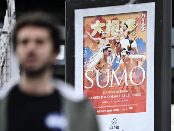 Sumo: Paris tournament Photo taken in Paris on June 9, 2026, shows a billboard promoting a June 13-14 Grand Sumo tournament in the French capital. About 130 wrestlers and staff will take part in the Japan Sumo Association s event, the third in Paris after ones in 1986 and 1995.  A14AA0005618145P