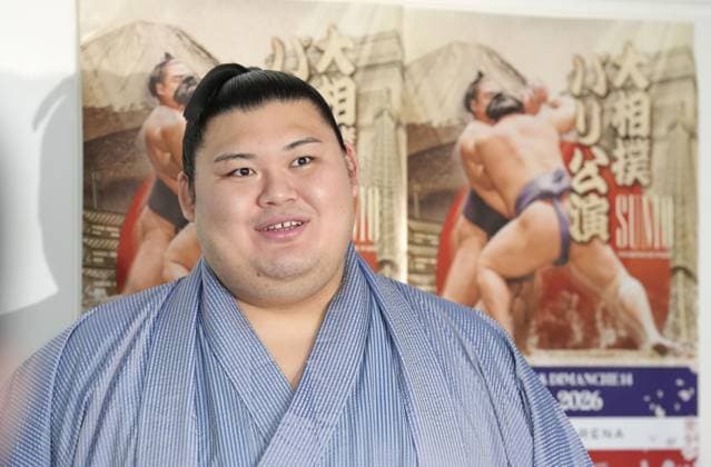 Sumo: Paris tournament Sumo grand champion Onosato meets the press at Haneda airport in Tokyo on June 10, 2026, before flying to France for a June 13-14 sumo tournament in Paris. About 130 wrestlers and staff members will participate in the Japan Sumo Association s event, the third in Paris since 1986 and 1995. Half of the participants have already arrived in the French capital.  A14AA0005618153P