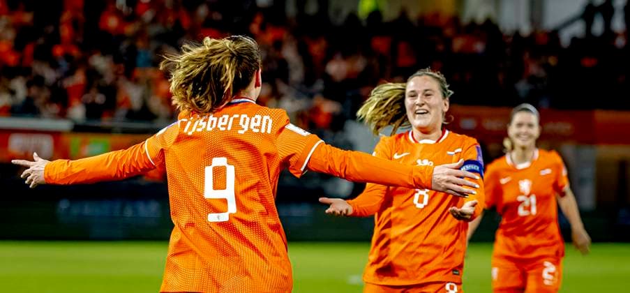 ALMELO - Netherlands player Liz Rijsbergen celebrates the goal during the World Cup Qualifiers at Asito Stadium on June 9, 2026 in Almelo, the Netherlands. (Photo by DeFodi Images) -