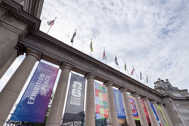Toronto Prepares For FIFA World Cup, WM, Weltmeisterschaft, Fussball 2026 At Exhibition Place FIFA World Cup 2026 promotional banners are displayed along the colonnade of the Princes Gates at Exhibition Place in Toronto, Ontario, Canada, on June 9, 2026. Toronto Canada  Copyright: xIndrawanxKumalax originalFilename:kumala-notitle260609_npixY.jpg