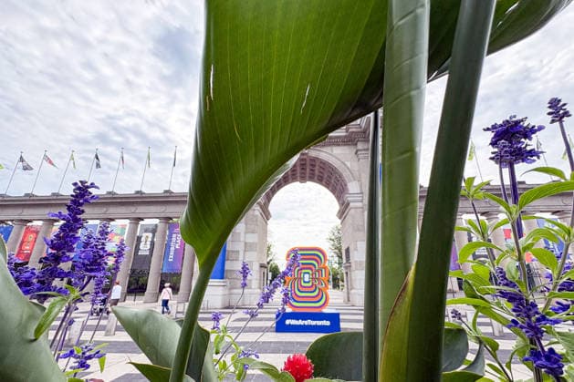 Toronto Prepares For FIFA World Cup, WM, Weltmeisterschaft, Fussball 2026 At Exhibition Place A FIFA World Cup 2026 host city installation is seen through flowers and foliage at Exhibition Place in Toronto, Ontario, Canada, on June 9, 2026. Toronto will host matches during the FIFA World Cup 2026. Toronto Canada  Copyright: xIndrawanxKumalax originalFilename:kumala-notitle260609_nppry.jpg